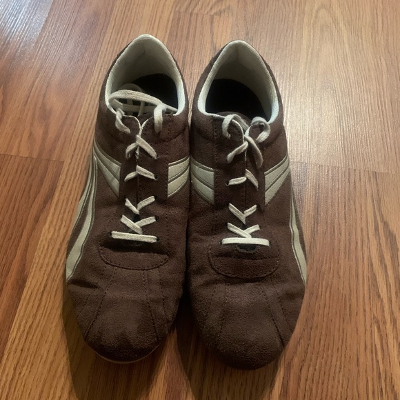 Brown and Cream sneakers. Size 7.5 - Picture 2 of 3